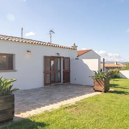 Dom wakacyjny Felix House Baja Sardinia