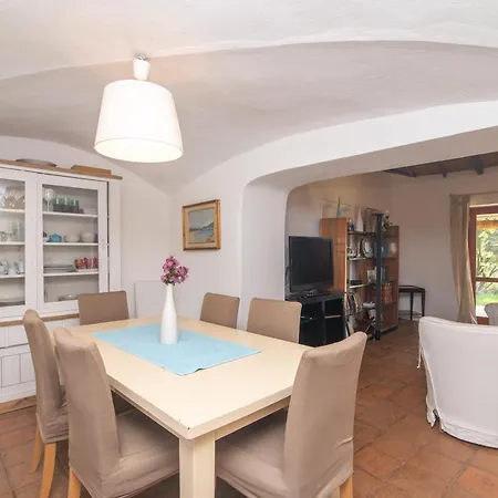 Felix House